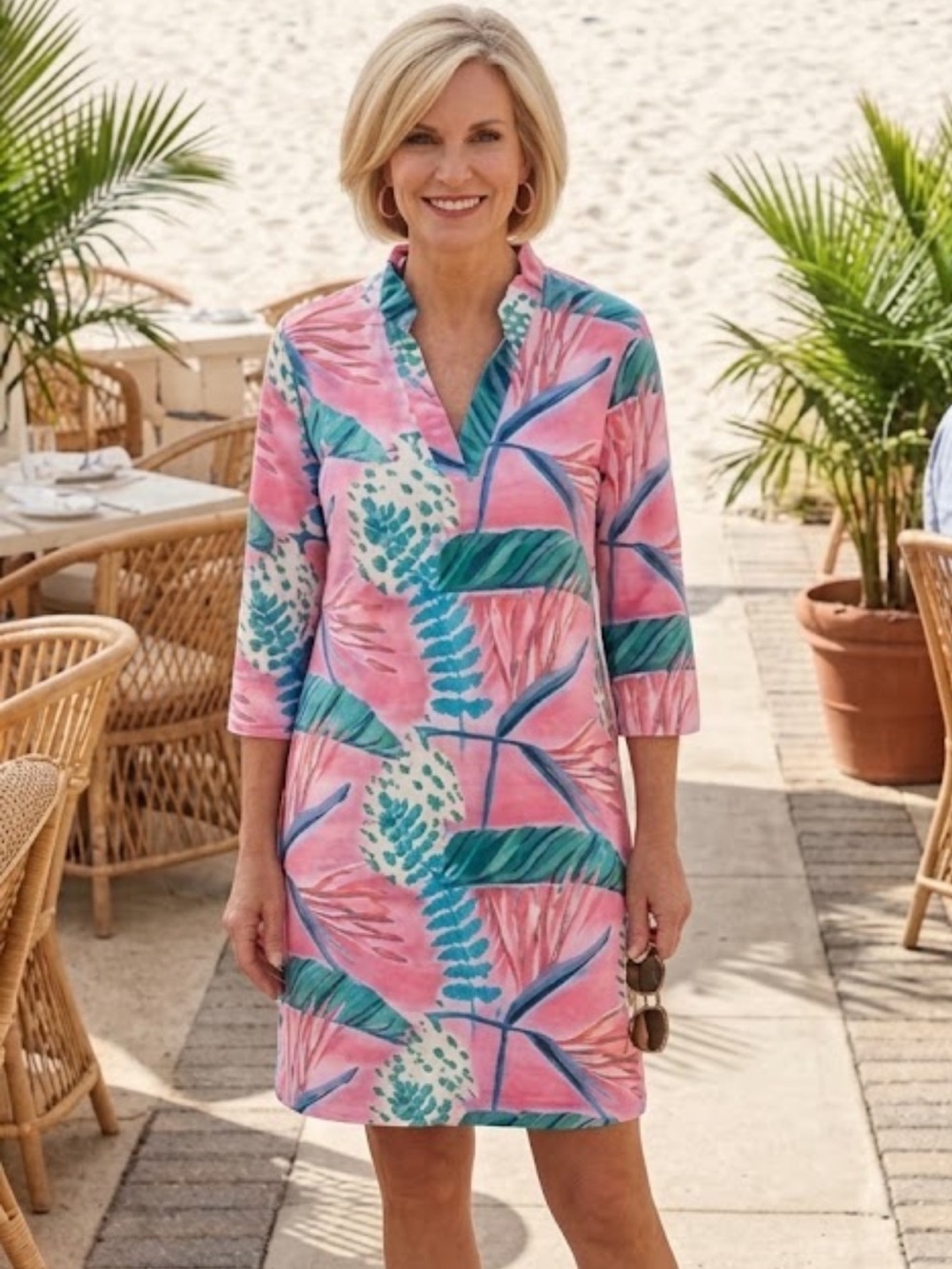 NWT  It Off Pink Tropical Floral Print Shift Dress 3/4 Sleeve V Neck Size M 
N